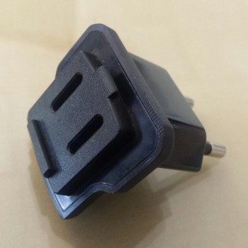 ADAPTADOR ENCHUFE USA A UE